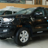 Cận cảnh Ford Everest Ambiente phiên bản AT có mặt tại đại lý