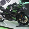 Ngắm xe mô tô Kawasaki Ninja 400 ABS 2019 với 2 bộ tem đặc biệt vừa ra mắt
