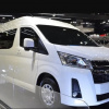 Toyota Hiace thế hệ thứ 6 chính thức ra mắt Việt Nam với giá 1,176 tỷ đồng
