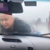 Chặn xe vợ cũ, người đàn ông nằm nắp ca-pô suốt 20 km trên cao tốc