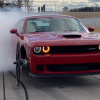 Dodge Challenger Hellcat độ bánh xe ngựa "tấu hài", không những vậy còn có thể drift