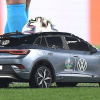 Trái bóng khởi động Euro 2020 được mang tới trên một chiếc xe đặc biệt gây tò mò