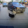 Tình huống xe máy đâm toác cản xe sang Land Rover gây tranh cãi