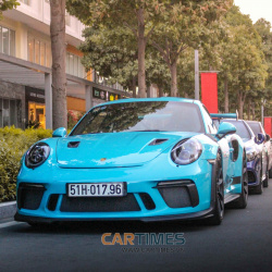 Bắt gặp Porsche 911 GT3 RS chính hãng “màu độc” trên đường phố Sài Gòn