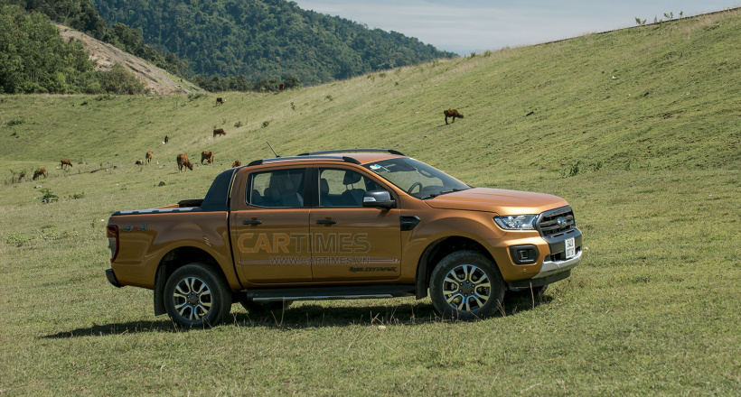 Giá lăn bánh xe Ford Ranger 2018 phiên bản XLT và XL tại Việt Nam