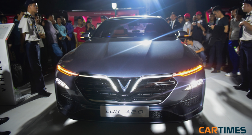 VinFast công bố giá bán xe sedan Lux A 2.0