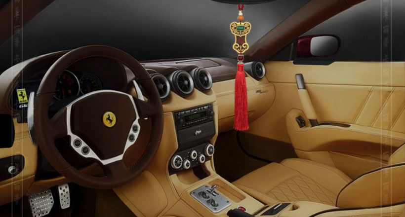 Những vật phẩm phong thủy nào nên treo trên ô tô để bình an và may mắn?