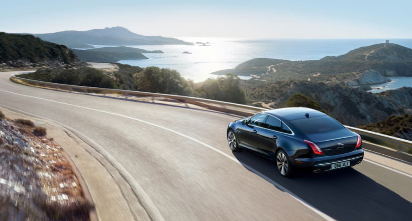 50 năm trước, chiếc Jaguar XJ đầu tiên đã đẹp hút hồn thế nào?