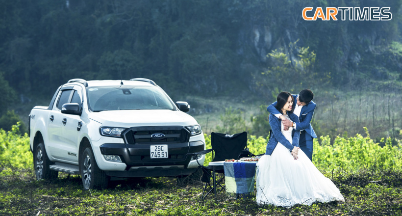 Đẹp “ngất” bộ ảnh cưới chụp cùng xe bán tải của cặp đôi "lên xe hoa" lần hai