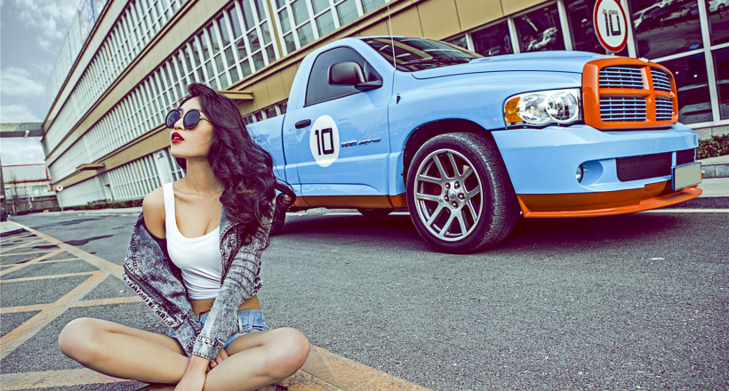 Yan Dan – cô gái nổi loạn bên “gã bán tải điên” Dodge Ram SRT-10 độ