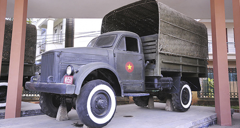 Tận mắt “ngắm” chiếc xe tải siêu bền từ “thời Điện Biên” ở Hà Nội