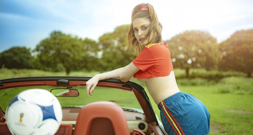 Clip hậu trường: An Tây "nửa kín, nửa hở" chụp hình cùng xế độ Mazda MX-5