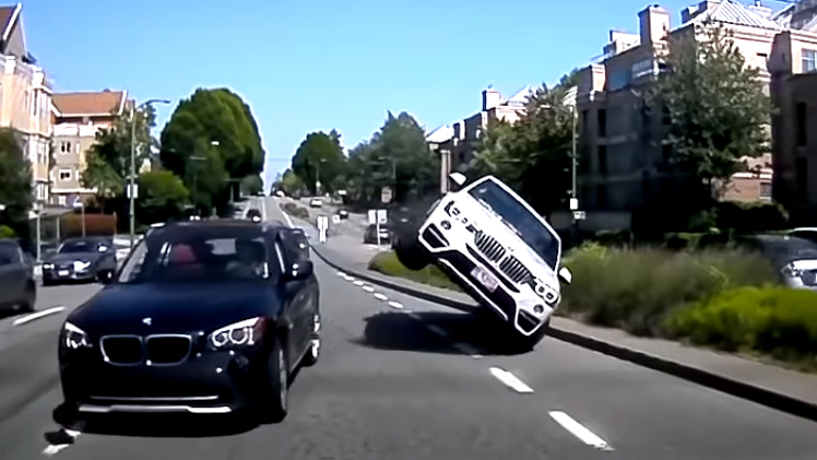 Tai nạn kỳ quái, tài xế BMW X4 muốn thực hiện 'nhiệm vụ bất khả thi' hay quá non?