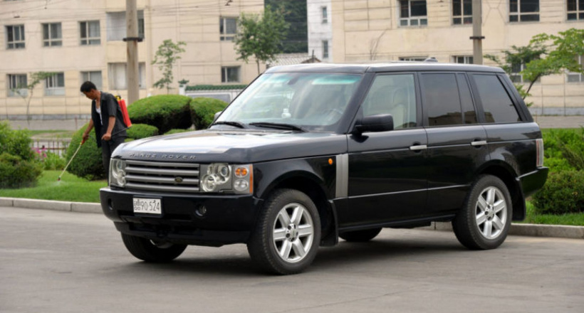 Đếm xe sang tại đất nước kì lạ Triều Tiên, "choáng" với xe cảnh sát