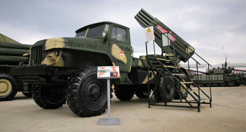 Phóng viên Việt Nam đi “ngắm” xe quân sự tại Nga