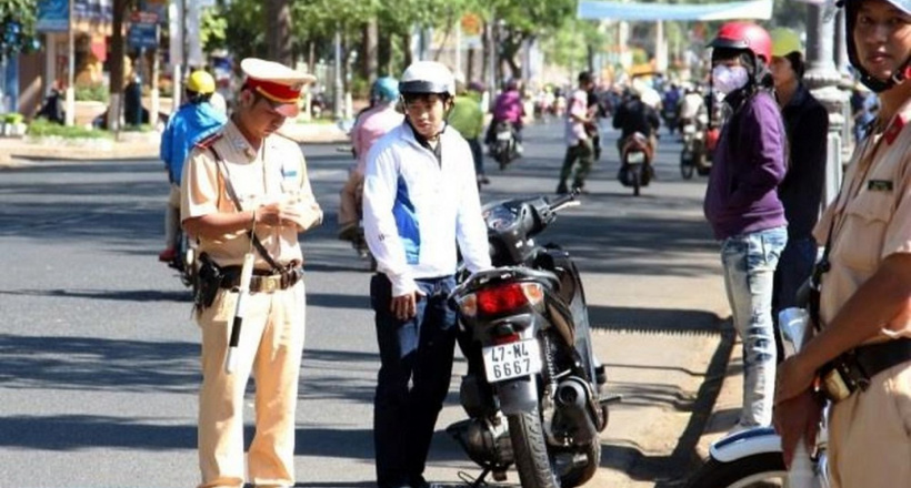 Cho mượn xe và bị CSGT tạm giữ phải xử lý ra sao