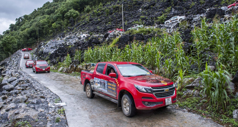 Các tay lái Chevrolet Colorado “cảm” nét văn hóa và con người vùng núi cao Hà Giang