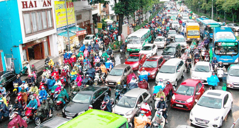 Phí đăng ký ô tô ở Tp.HCM tăng lên 20 triệu đồng từ hôm nay (17/10)