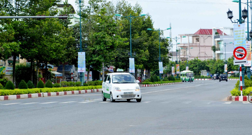 Điều khiển ô tô vượt đèn đỏ bị xử phạt thế nào?