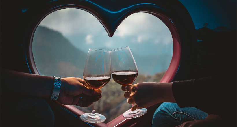 “Ngó” xe khách “kiểu Valentine” cho các cặp đôi yêu nhau đi Sapa