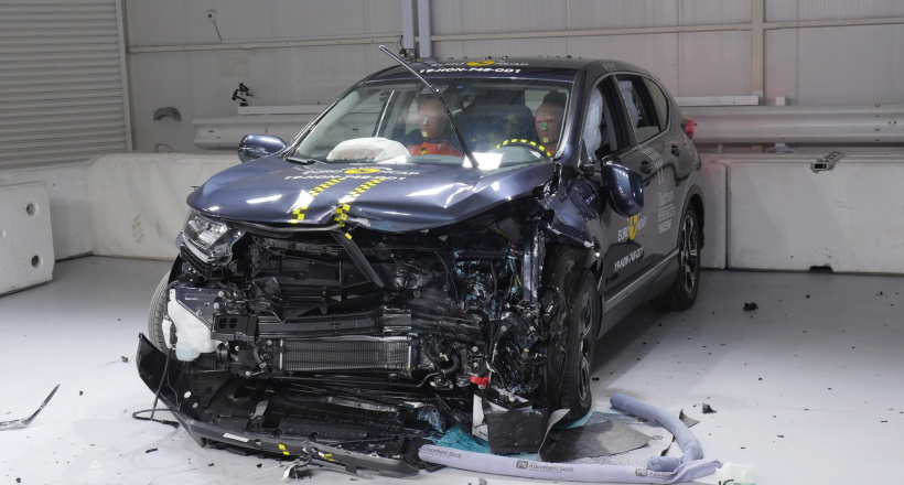 Honda CR-V được đánh giá độ an toàn ngang Mercedes-Benz G-Class