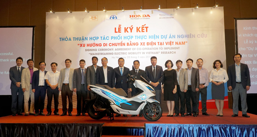 Xe máy điện Honda PCX Electric cập bến Việt Nam