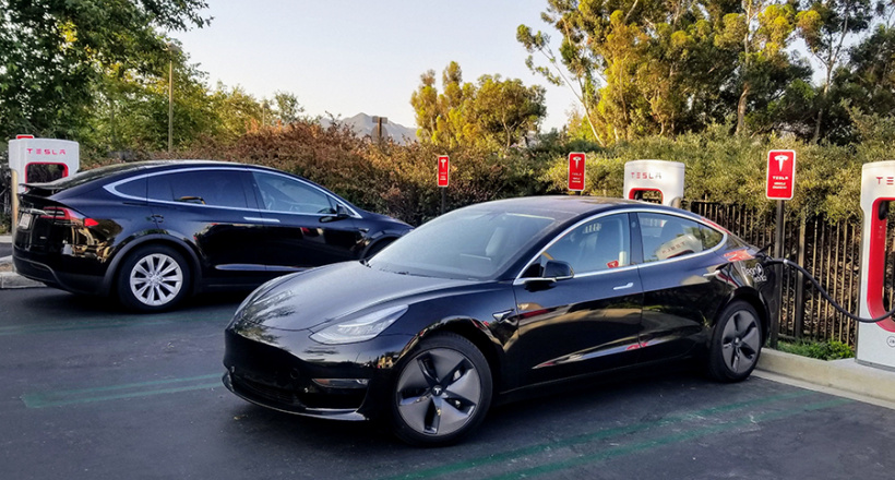Công nghệ sạc pin kinh ngạc của Tesla sẽ giúp xe điện "làm mưa làm gió"