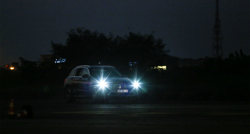 Đi xe Mercedes-Benz mà còn bị chê là thiếu lịch sự thì "vứt"