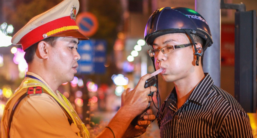 Lái xe uống rượu bia bị đề xuất tăng mức phạt lên tới 40 triệu đồng