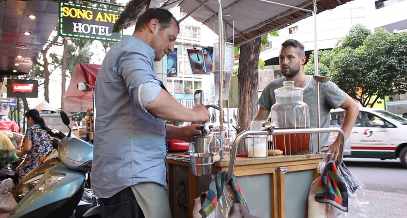 Đến Sài Gòn, thưởng thức quà rong của những "ông Tây" sành tiếng Việt