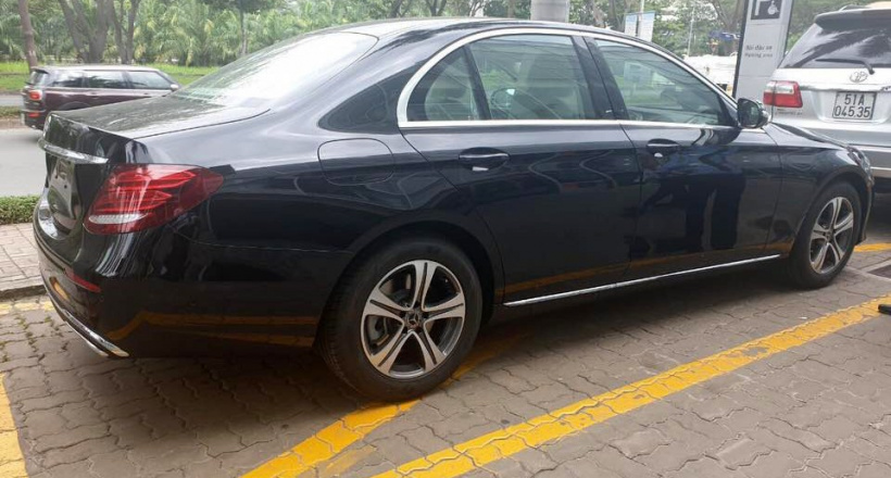 Mercedes-Benz E-Class mới bất ngờ xuất hiện trước thềm Fascination Show 2019