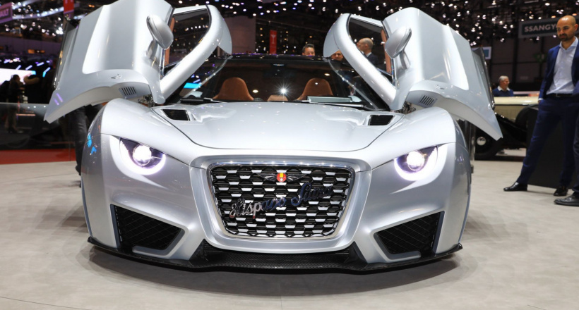 Bắt gặp siêu xe điện hoài cổ lăn bánh, chỉ 19 chiếc trên thế giới