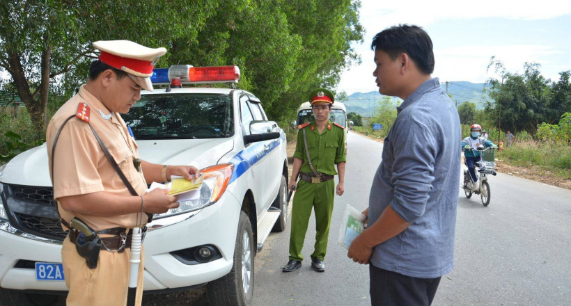 Mất giấy phép lái xe bị xử phạt như thế nào khi tham gia giao thông?