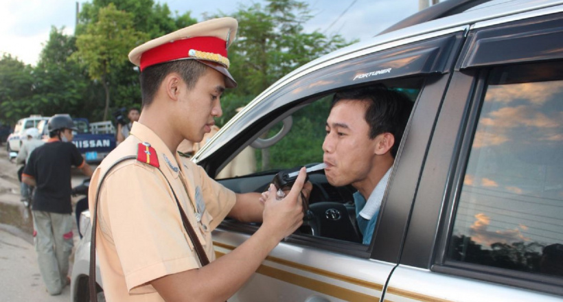 Bao lâu sau khi uống rượu mới được lái xe?