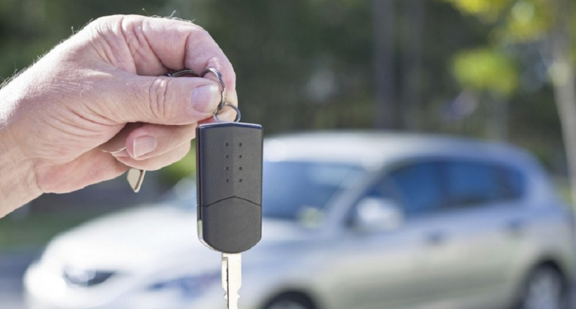 Cơ quan nào thực hiện thủ tục sang tên xe ô tô?