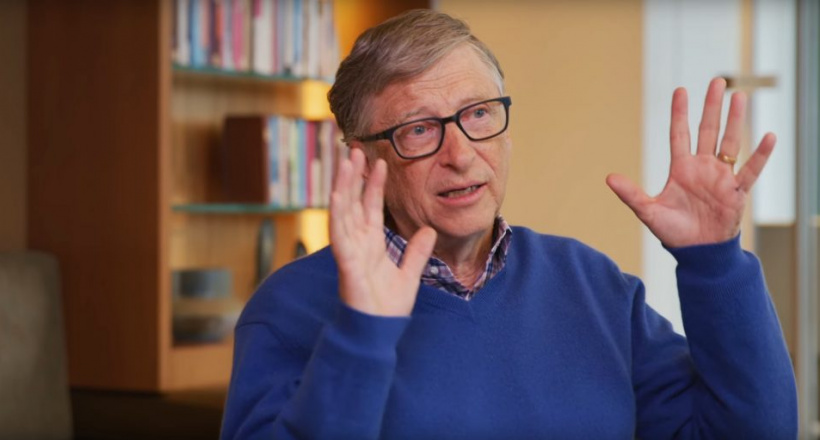 Tỷ phú Bill Gates vừa sở hữu Porsche Taycan, chia sẻ ngay điều bất tiện nhất của ô tô điện