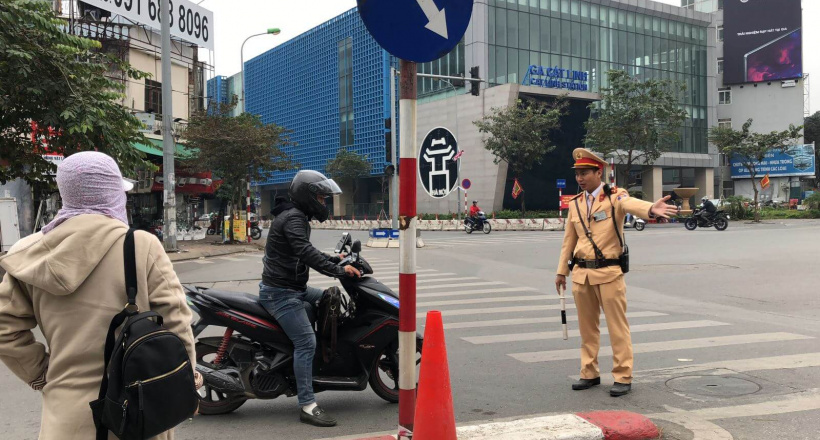 Từ 2020, rẽ không xi nhan bị phạt bao nhiêu?