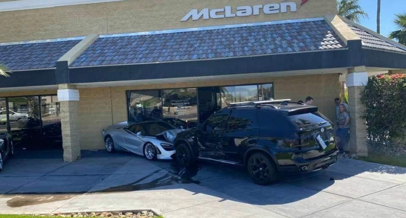 Đâm thẳng vào 2 siêu xe McLaren 720S, chủ xe BMW X5 "hú hồn"