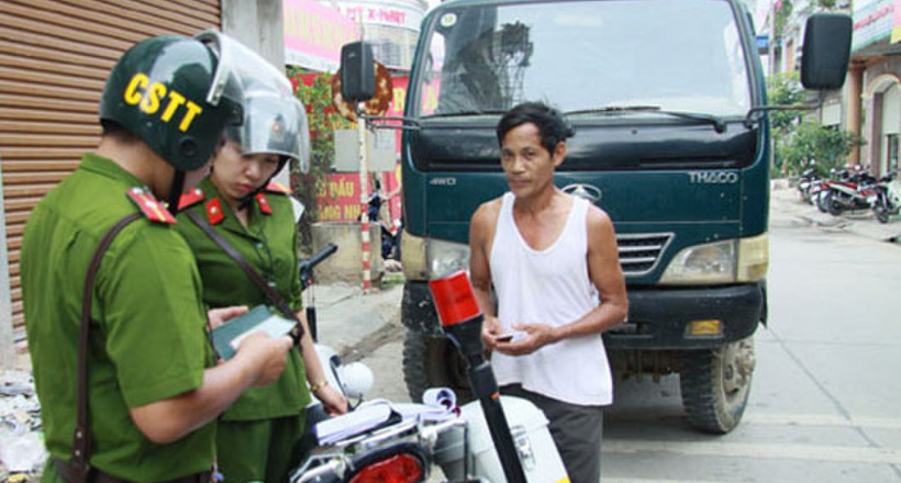 Cảnh sát trật tự có được dừng xe vi phạm để xử phạt?