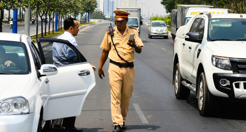 Dừng đỗ xe sai quy định bị phạt bao nhiêu theo quy định mới?