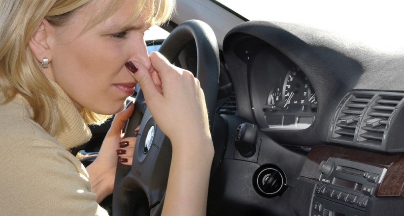 Cách nhận biết mùi lạ trên xe ô tô có thể gây nguy hiểm cho chủ xe