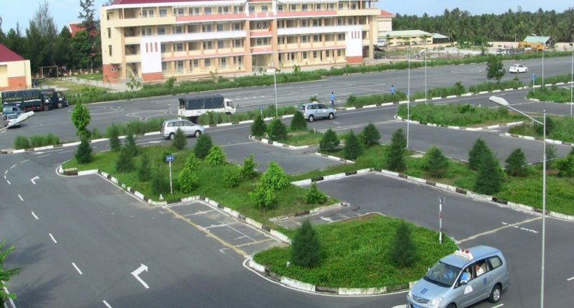 Bằng lái xe B2 chạy được loại xe gì và khác bằng B1 như thế nào?