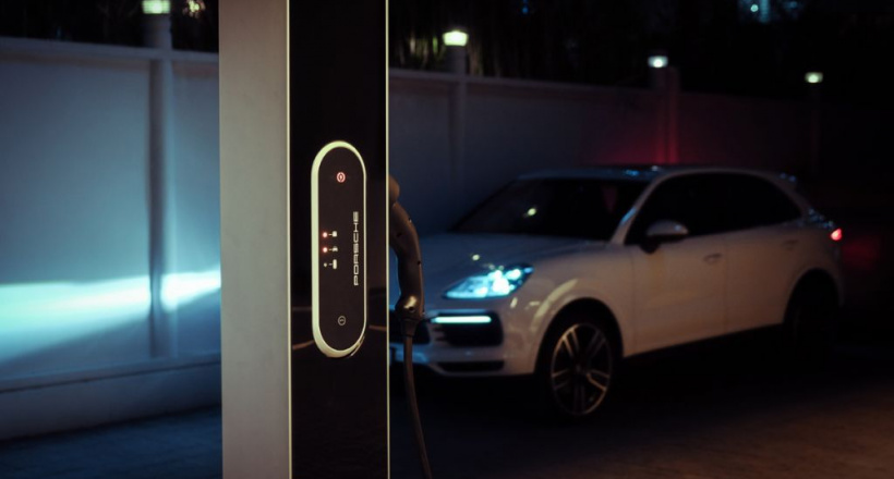 Porsche Sài Gòn ra mắt trạm sạc cho xe thể thao điện