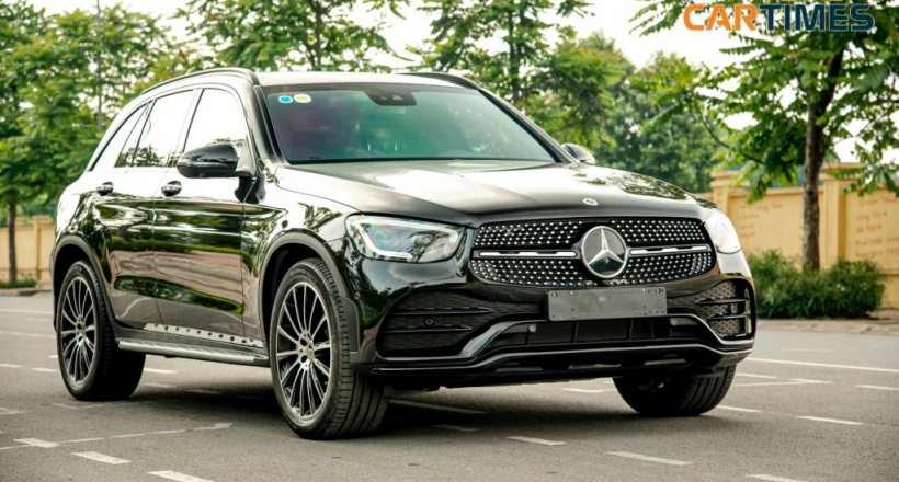 Mercedes-Benz GLC 300 2020 nhập khẩu hiếm hoi trên thị trường xe "lướt", giá bán ngang xe mới