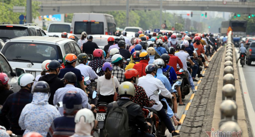 Đề xuất gây tranh cãi: Vượt đèn xanh cũng bị phạt