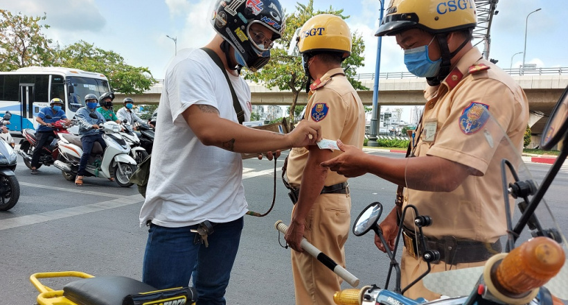 Hết tổng kiểm soát, khi nào CSGT được dừng xe kiểm tra hành chính?