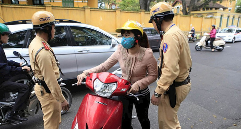 Trường hợp nào phải bật xi nhan để không bị xử phạt