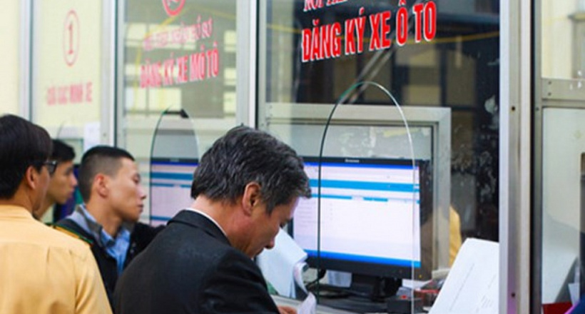 Người dân có thể đăng ký ô tô, xe máy qua mạng từ 1/8