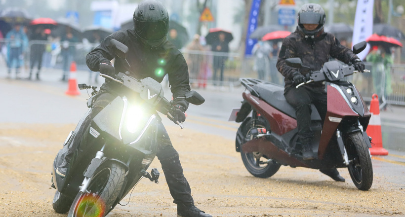 VinFast ra mắt xe máy điện: Nhanh, thông minh, chịu nước tốt