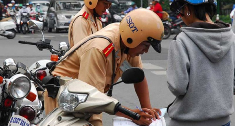 Lỗi không có giấy phép lái xe năm 2021 phạt bao nhiêu tiền?